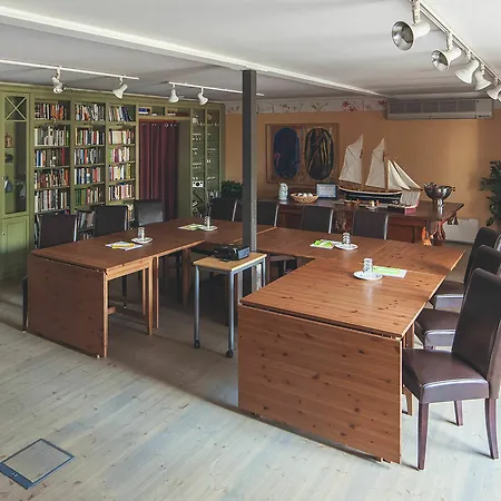 Calliola Kokous- Ja Saaristohotelli